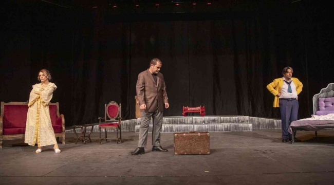 Mersin'de Şehir Tiyatrosu, perdelerini açıyor