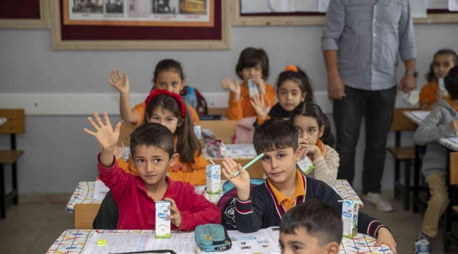 'Süt senin gurur Mersin'in projesinde 3,5 milyon kutu süt dağıtıldı