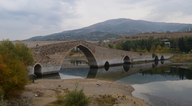 İhtişamlı duruşuyla Taş Köprü 5 asırdır ayakta