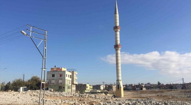 Kentsel dönüşümde evlerde cami de yıkıldı, sadece minare kaldı