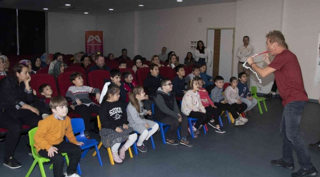 Mersin'de özel gereksinimli bireyler Magic terapi ile eğlendi