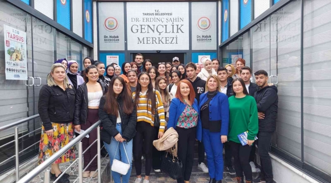 Tarsus Belediyesi, üniversite öğrencilerine hizmetlerini tanıttı