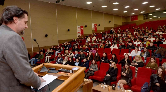 Ünlü tasarımcı Çak: "Kendinize inanın ve sevdiğiniz işi yapın"