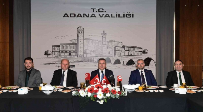 Adana Valisi Elban: "Gazeteciler zor şartlarda doğru bilgiyi vermek için mücadele ediyor"