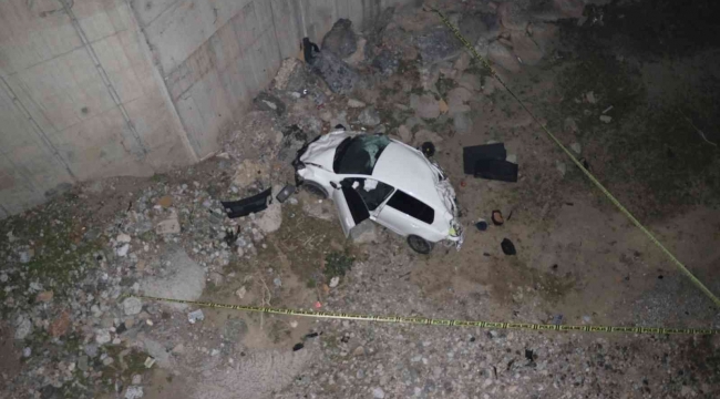 Adana'da kontrolden çıkan otomobil Çakıt Çayı'na uçtu: 1 ölü, 2 yaralı