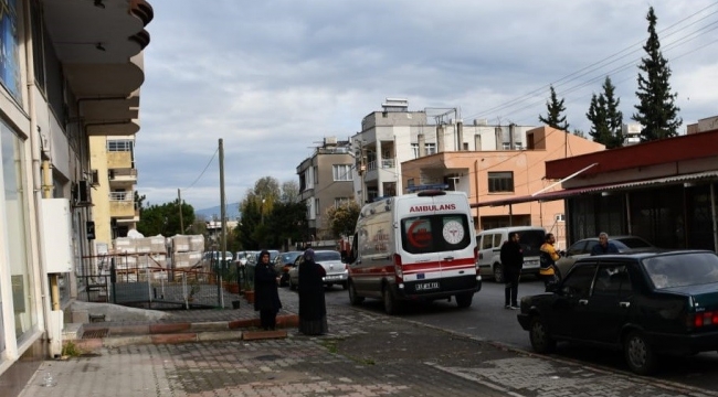 Hatay'da 4 çocuk annesi, apartman boşluğuna düşerek öldü