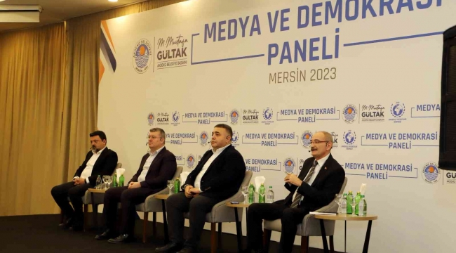 Mersin'de 'Medya ve demokrasi' paneli düzenlendi