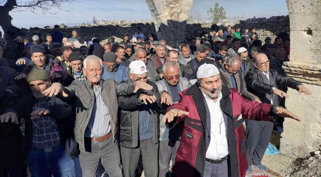 Mersin'de yağmur duasına çıkıldı