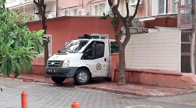 Oğlu öldürmüştü, annenin cenazesi defnedilmek üzere morgdan alındı