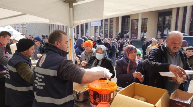 365 bin afetzede Samsun Büyükşehir'in yemek çadırından faydalandı