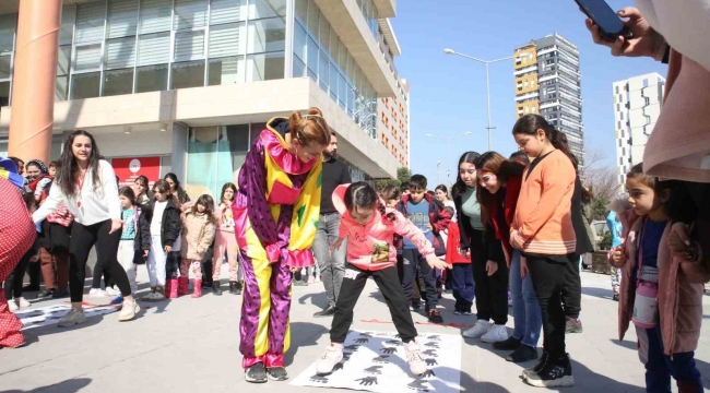 Depremzede çocukların psikolojisi oyunlarla düzeltilmeye çalışılıyor