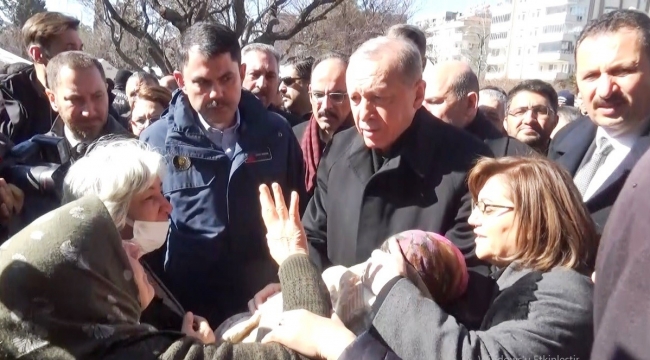 Depremzede kadın Cumhurbaşkanı Erdoğan'a sarılarak ağladı