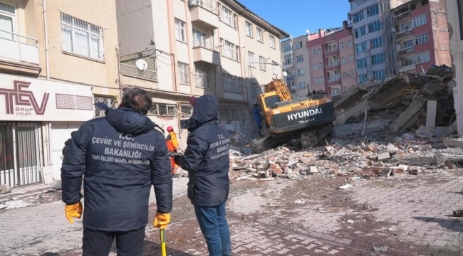 Gaziantep'te 27 bin 987 bağımsız birimin ağır hasarlı ve yıkık olduğu tespit edildi