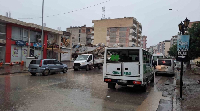 Hatay'da depremin yıkımı gün ağarınca ortaya çıktı