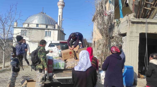 Kahramanmaraş'ta yardım malzemeleri depremzedelere ulaştırılıyor