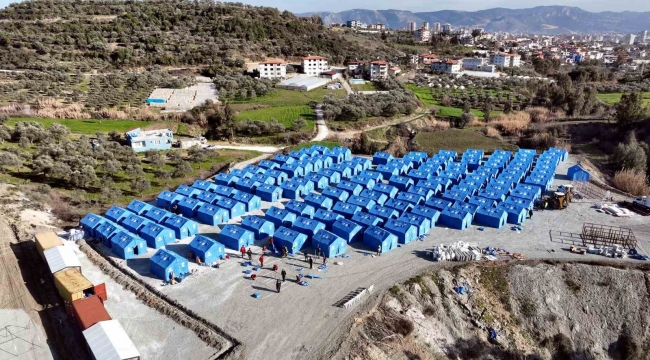 Mersin Büyükşehir Belediyesi Hatay'da bin 500 kişilik çadır kent kuruyor