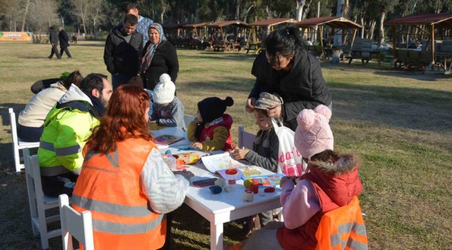 Mersin Büyükşehir Belediyesi, Tarsus'un 2 ayrı noktasında depremzedeleri ağırlıyor