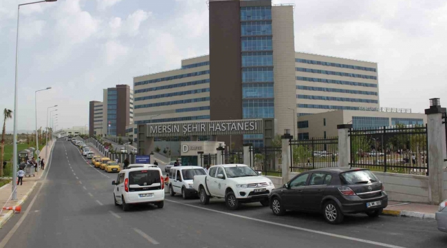 Mersin Şehir Hastanesinin depremde zarar gördüğü iddiaları gerçeği yansıtmıyor