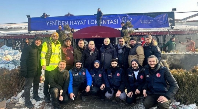 Ünlü şef Ömür Akkor'dan Elbistan'da depremzedeler için ücretsiz lokanta