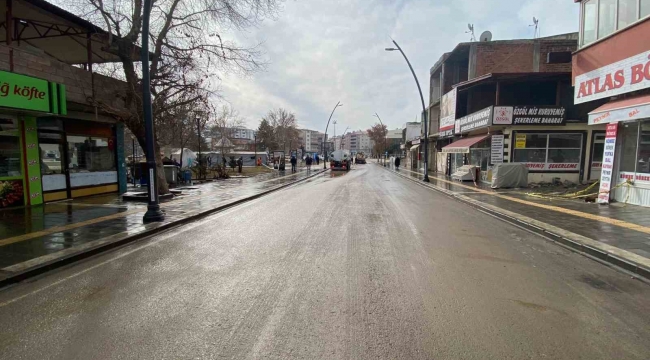 Afşin'de depremin izlerinin silinmesi için çalışmalar sürüyor