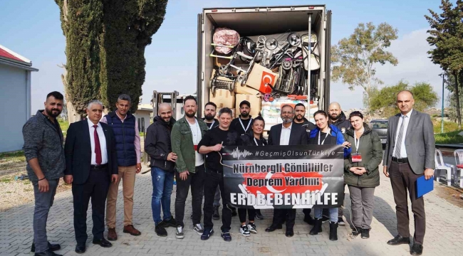 Almanya'daki gönüllülerden depremzedeler için 2 yardım tırı