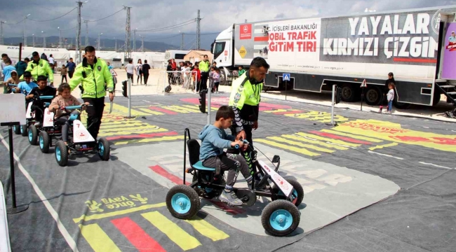 Hatay'da depremzede çocuklar hem eğlendi hem öğrendi