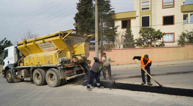 Kahramanmaraş'ta hasar gören yollar onarılıyor