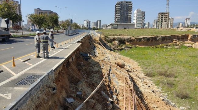 Mersin'de bisiklet yolu çöktü