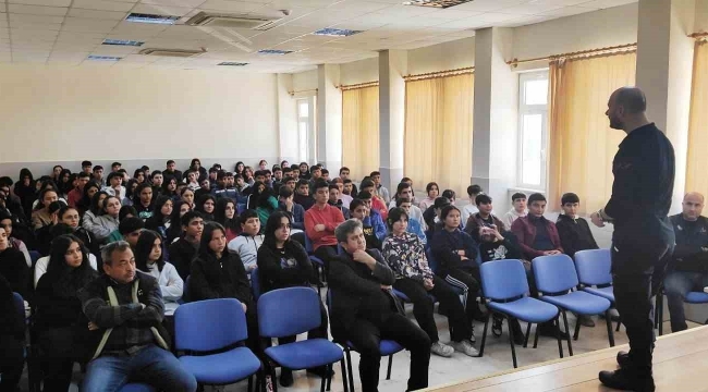 Mersin'deki okullarda terör konusundaki bilgilendirme çalışmaları sürüyor