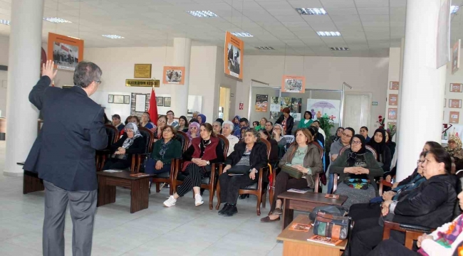 Prof. Dr. Uğuz "Deprem değil, zihnimiz bizi yıkmaya başlar"