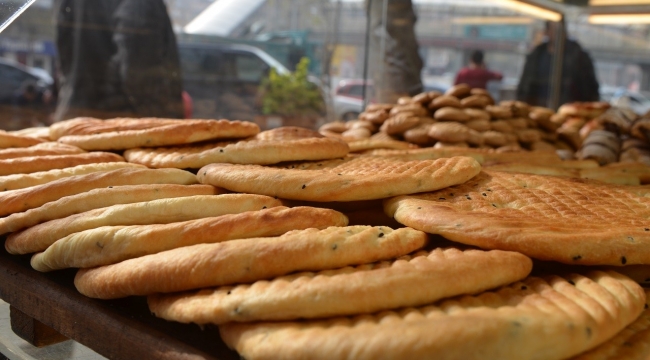 Tescilli Maraş çörekleri Ramazan ayında sofralar için hazırlanıyor