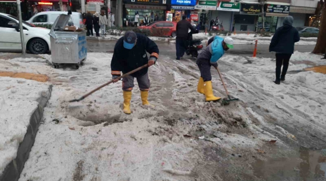 Toroslar Belediyesi ekipleri sağanak yağış teyakkuzunda