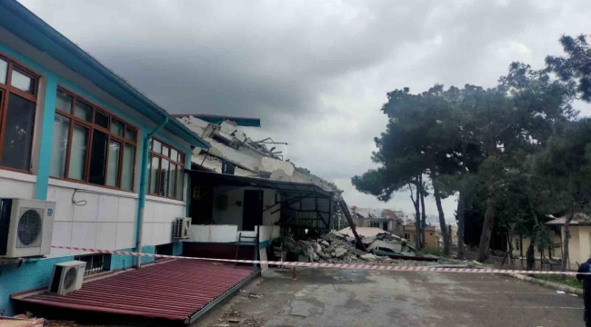 Depremde hasar alan Halk Sağlığı Birimine ait 4 katlı bina çöktü