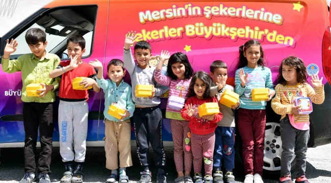 Mersin'de çocuklara 60 bin beslenme kutusu dağıtıldı