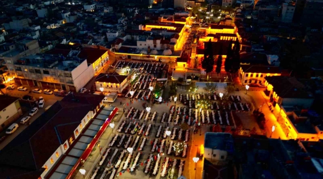 Şahinbey, her gün on binlerce kişiyi iftarda buluşturuyor