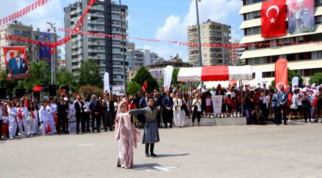 Adana'da 19 Mayıs Atatürk'ü Anma, Gençlik ve Spor Bayramı coşkusu