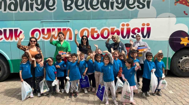 Çocuk oyun otobüsü, köy okullarında öğrencilerle buluşuyor