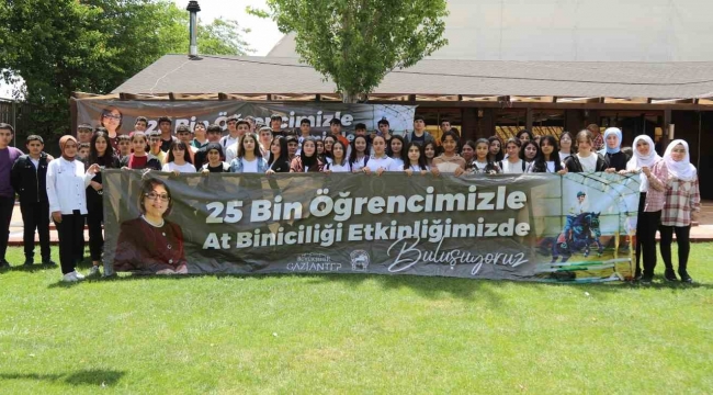 Gaziantep'teki afetzede gençlere atla terapi hizmeti