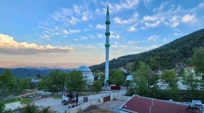 Hatay'ın en uzun minaresi böyle yıkıldı