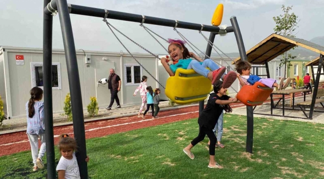 Osmaniye'de çocuklar gülsün diye konteyner kente çocuk parkı