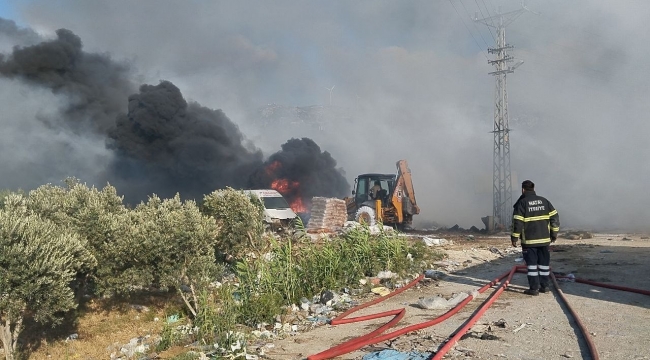 Hatay'da çöplük alanda yangın