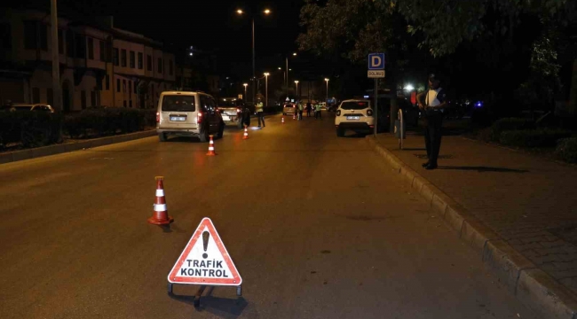 Adana'da bin 871 polisle asayiş uygulaması: 76 şüpheli yakalandı