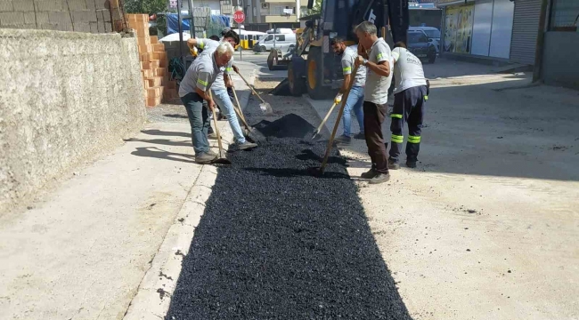 Akdeniz'in yolları ve kaldırımları yenileniyor