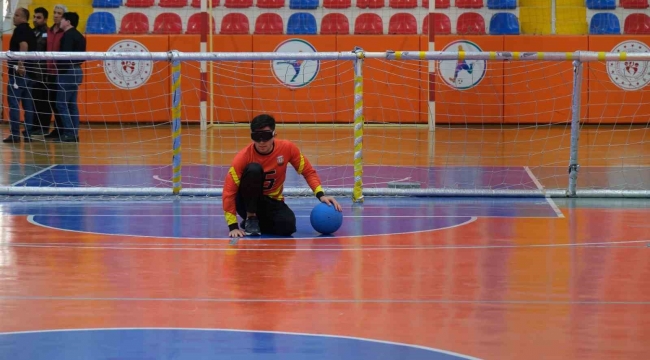 Kahramanmaraş'ta depremde hayatını kaybedenler anısına goalball turnuvası düzenlendi