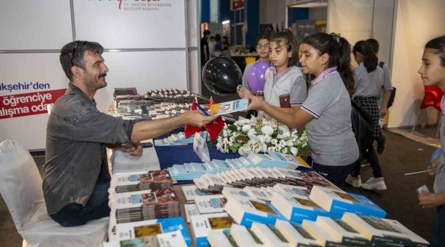 Mersin Büyükşehir Belediyesi, kültür yayınlarıyla fuarda yerini aldı