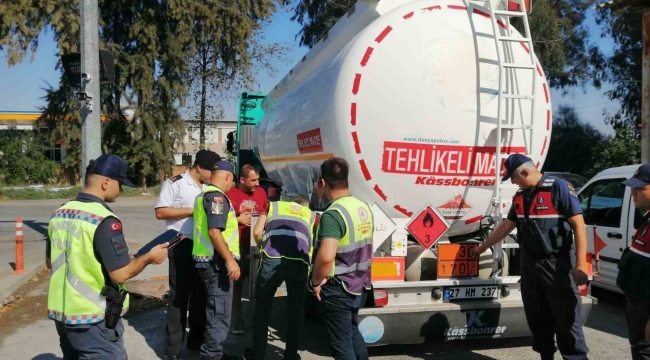 Mersin'de ağır tonajlı araçlar denetlendi