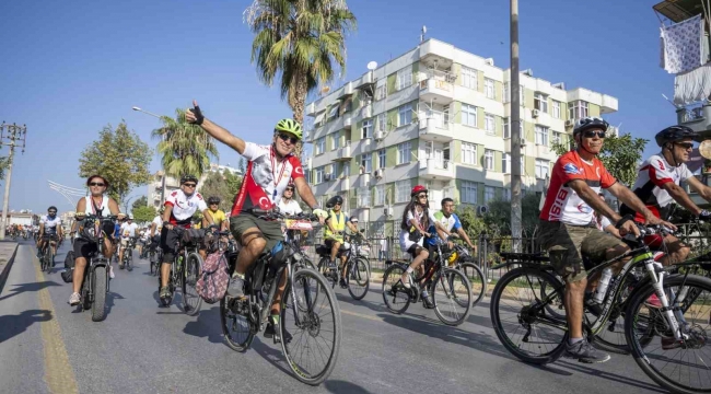 Mersin'de Cumhuriyet'in 100. yıldönümü coşkuyla kutlanıyor