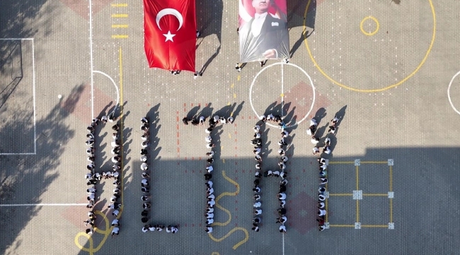 Osmaniye'de öğrencilerden Cumhuriyet'in 100. yılına özel koreografi