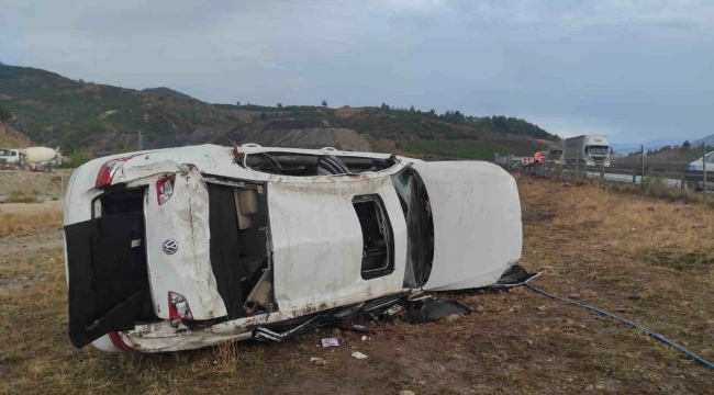 Osmaniye'de otomobil şarampole devrildi: 1'i ağır 3 yaralı