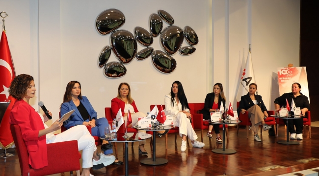 "Cumhuriyetin 100. Yılında 100 Güçlü Kadın" paneli yapıldı
